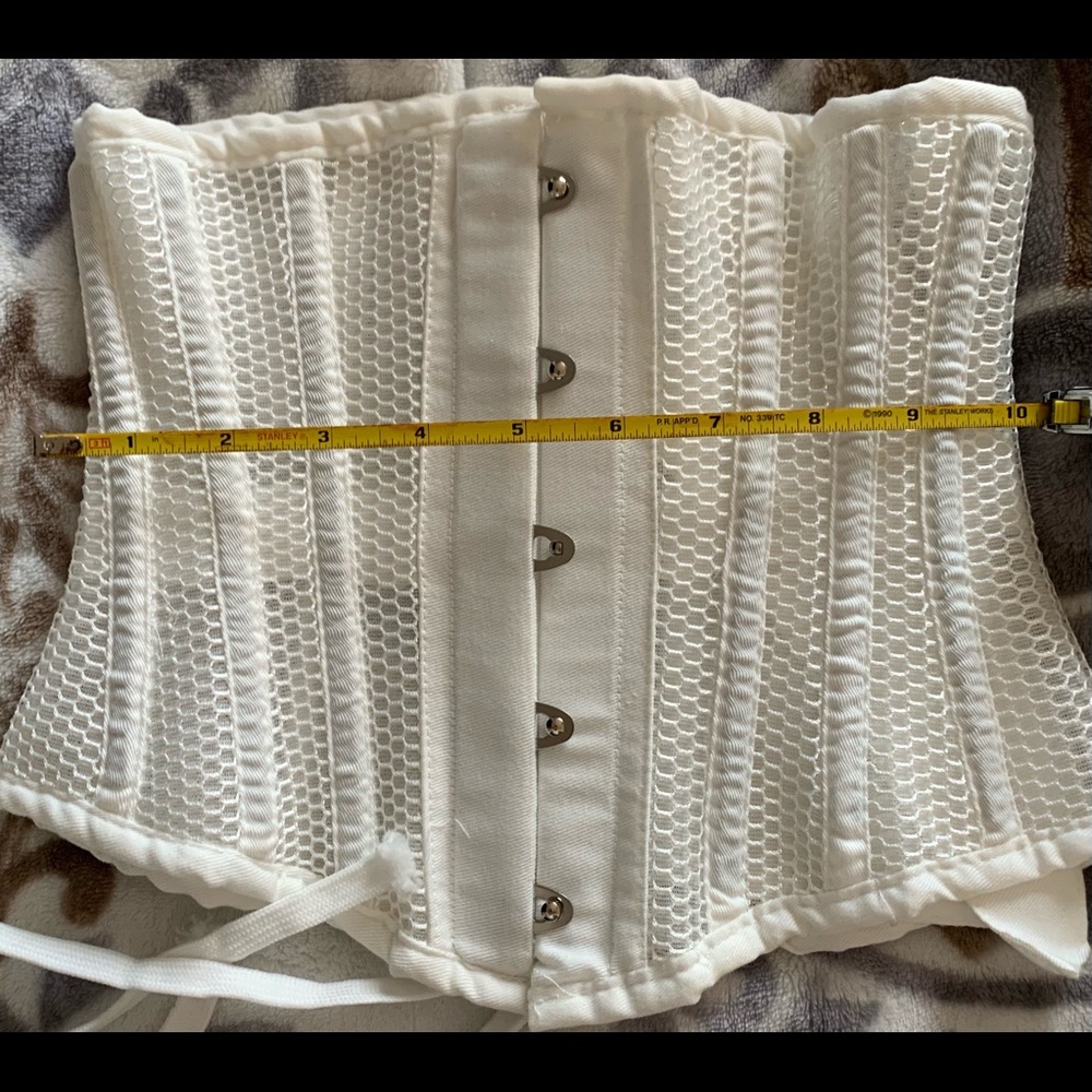 White Corset 💕❤️🤩 - Picture 3 of 8